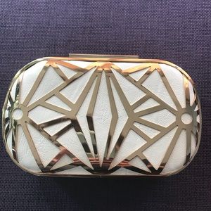Aldo clutch